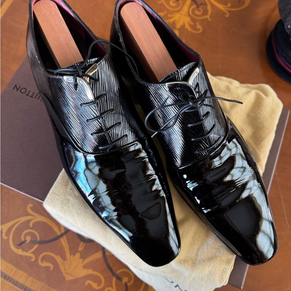 Elegant Louis Vuitton Black Men's Dress Shoes